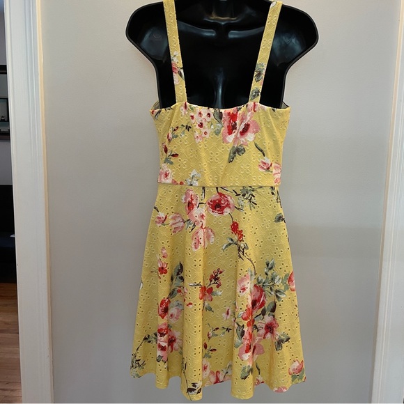 Size M BCX casual summer dress in a comfortable and cool fabric - Picture 5 of 5